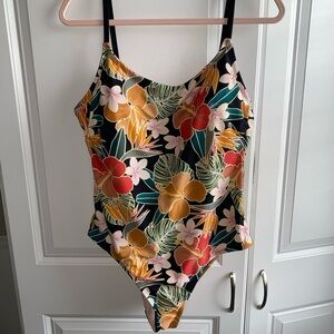 Hurley Women's Size XL, Multi Color One Piece‎ Swimsuit Floral